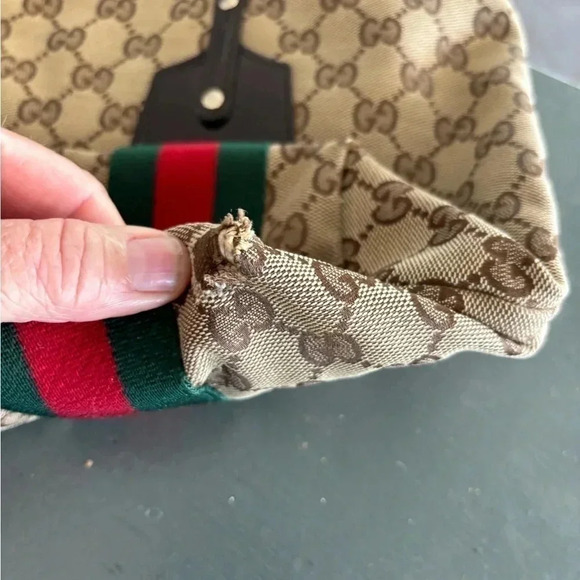 Authentic GG web tote- perfect for  holiday fun! Gucci charms include: G,❤️ & g - Picture 8 of 17